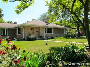 2239 Crabtree Ln, Northbrook, IL