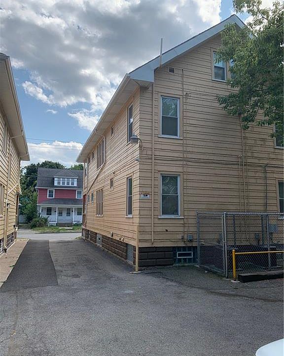 2nd image of 1852-1854 Clifford Ave