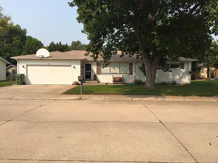 1st image of 1907 Davista Ln