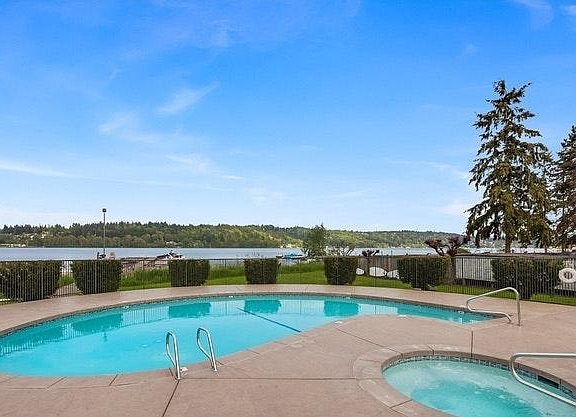 5th image of 4214 W Lake Sammamish Pkwy NE APT 307