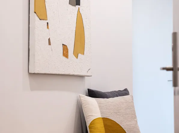 240 Willoughby Street image 7 of 20