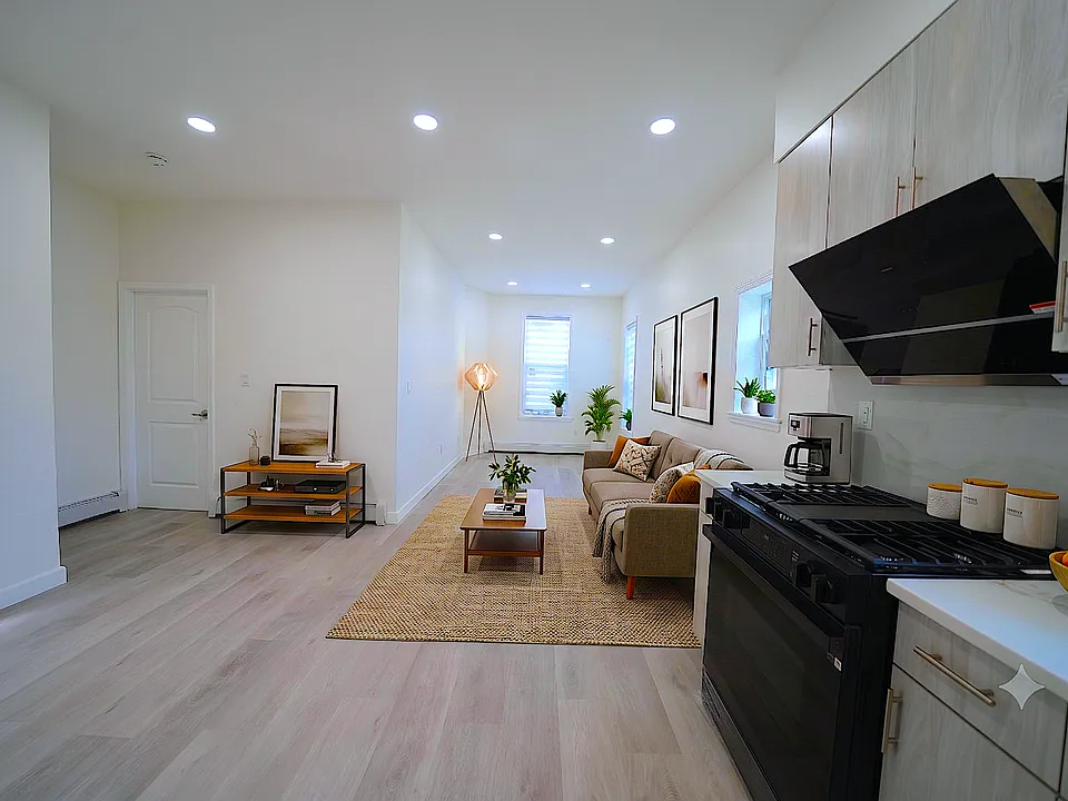 613 Sutter Ave #3