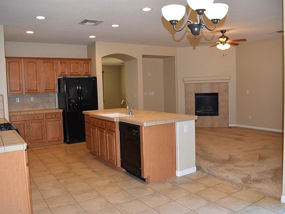 3rd image of 684 Whitfield Ln