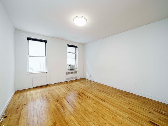 4th image of 1645 2nd Ave APT 2B