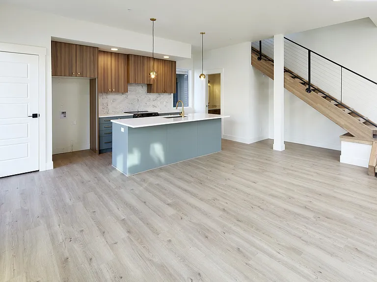 140 NE Sacramento St — Photo 49