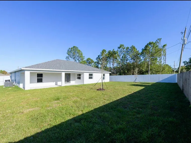 2372 SW Import Dr — Photo 8