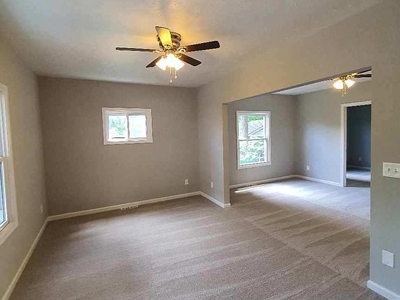 3rd image of 3715 Mack Ct #4