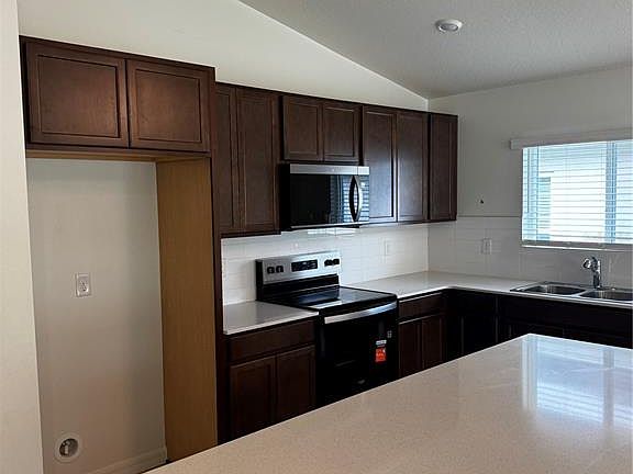 4th image of 3016 Upton St