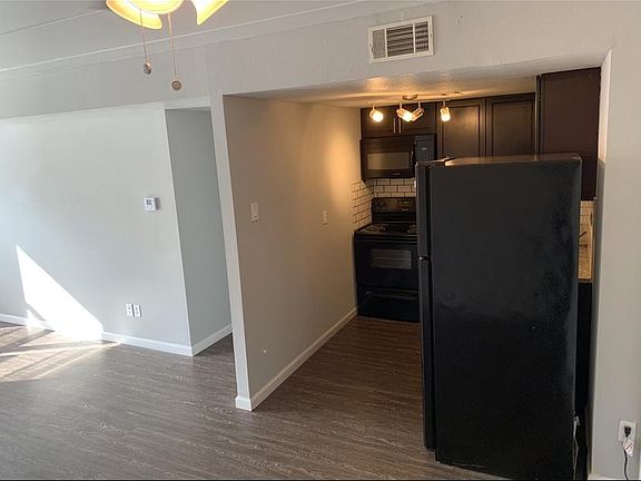 3rd image of 7232 Sarah St APT 207