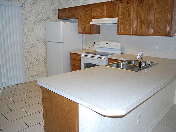 2nd image of 906A Crymes Ln