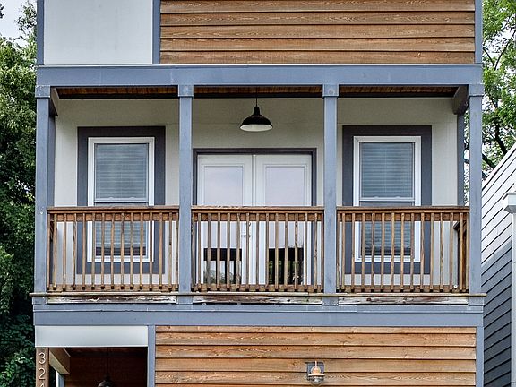3rd image of 324B Queen Ave