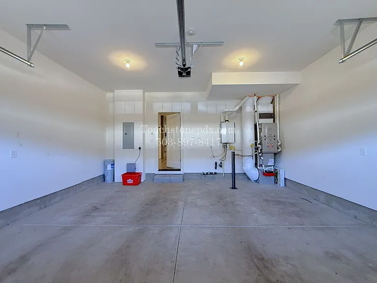 6527 SE Genrosa St — Photo 33