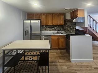 23-58 33rd St #1R, Astoria, NY 11105