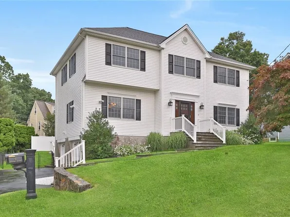9 Hayhurst Avenue, Valhalla, NY 10595