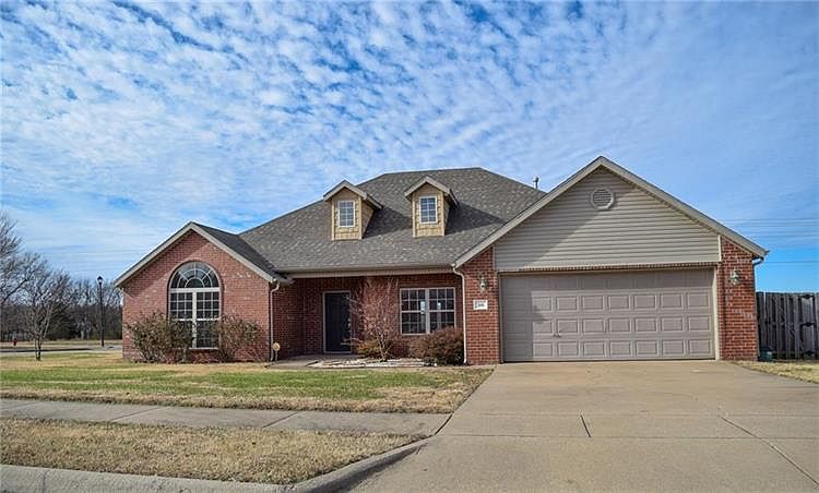 1st image of 541 N Fox Meadows Ln