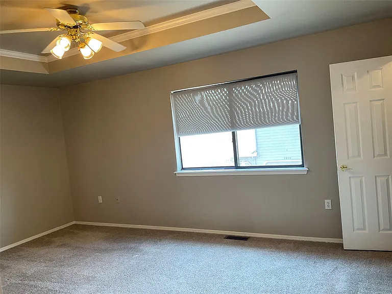2236 W Quantico St — Photo 15