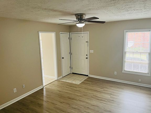 4th image of 861A Park Pl NE