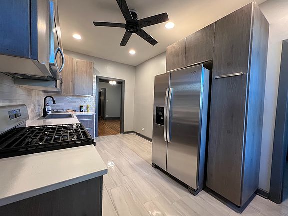 3rd image of 6166 N Winthrop Ave #2S