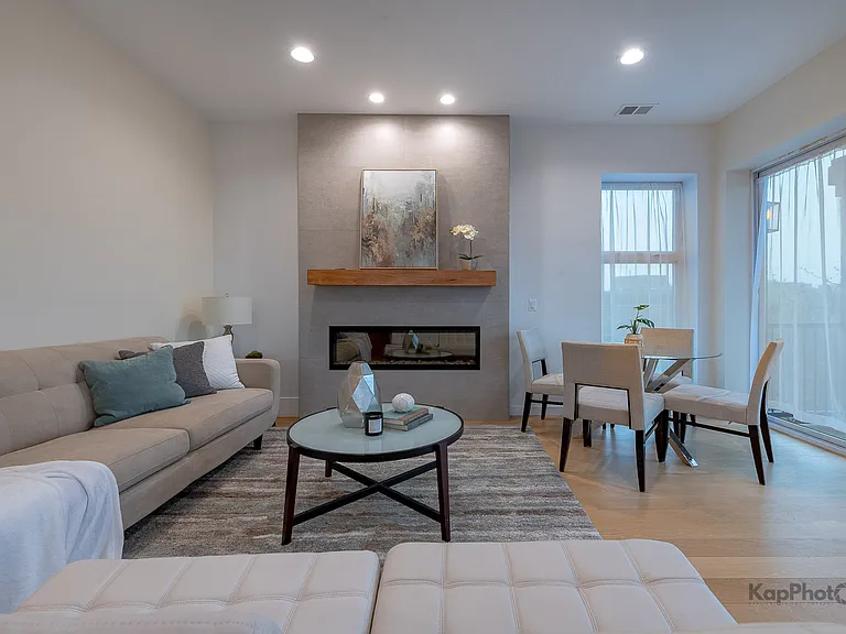 2110 W Washington Blvd #2 — Photo 6