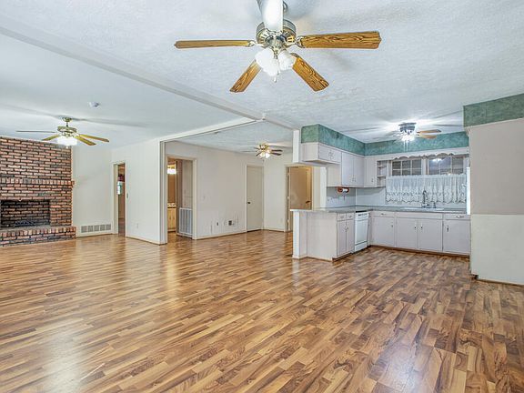 4th image of 5913 Highpoint Dr