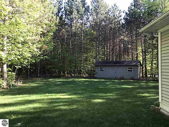 4th image of 2692 Maple Hollow Dr