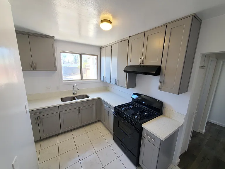 7317 Ensign Ave — Photo 9