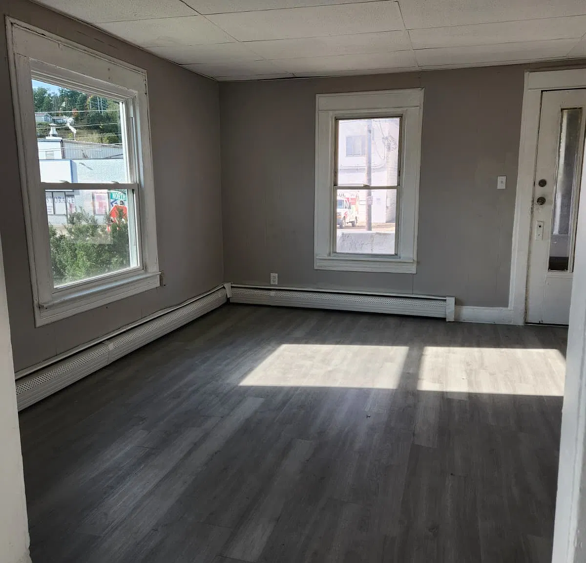 3 bed, 950 sqft, $1,275 — Photo 3