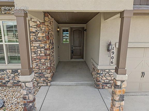 2nd image of 1906 Villa Creek Cir