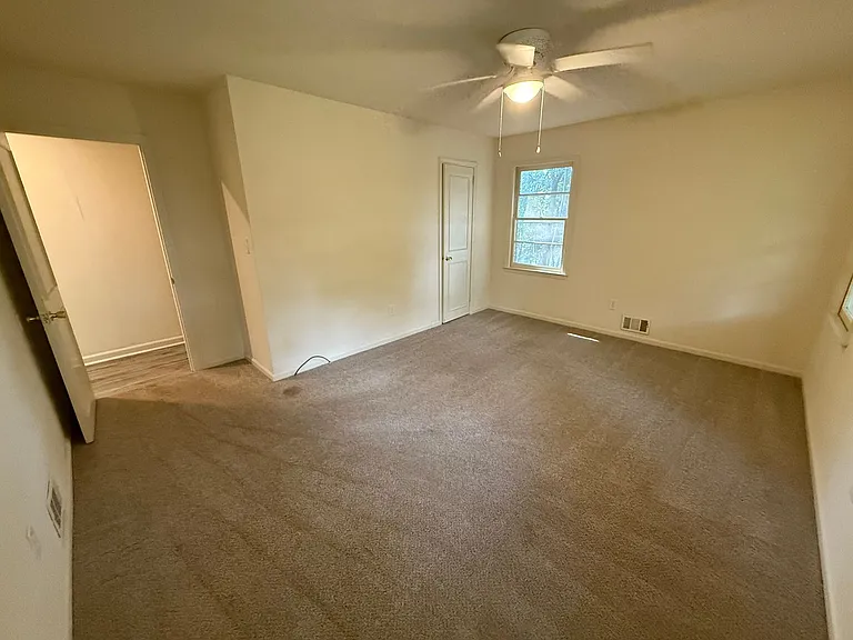 140 Forest Rd — Photo 22