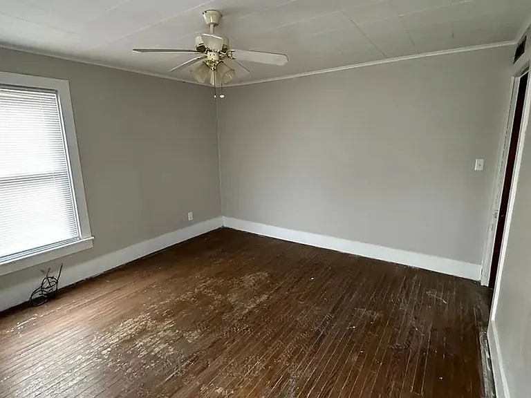 605 N Detroit St — Photo 7