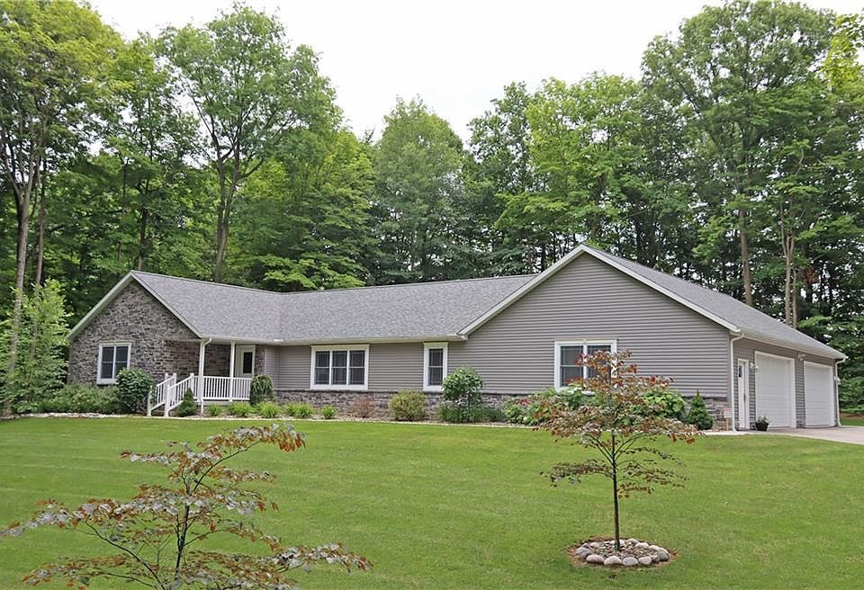1st image of 10645 Hemlock Ln