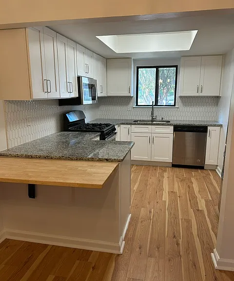 2163 Palmyra Dr SE — Photo 1