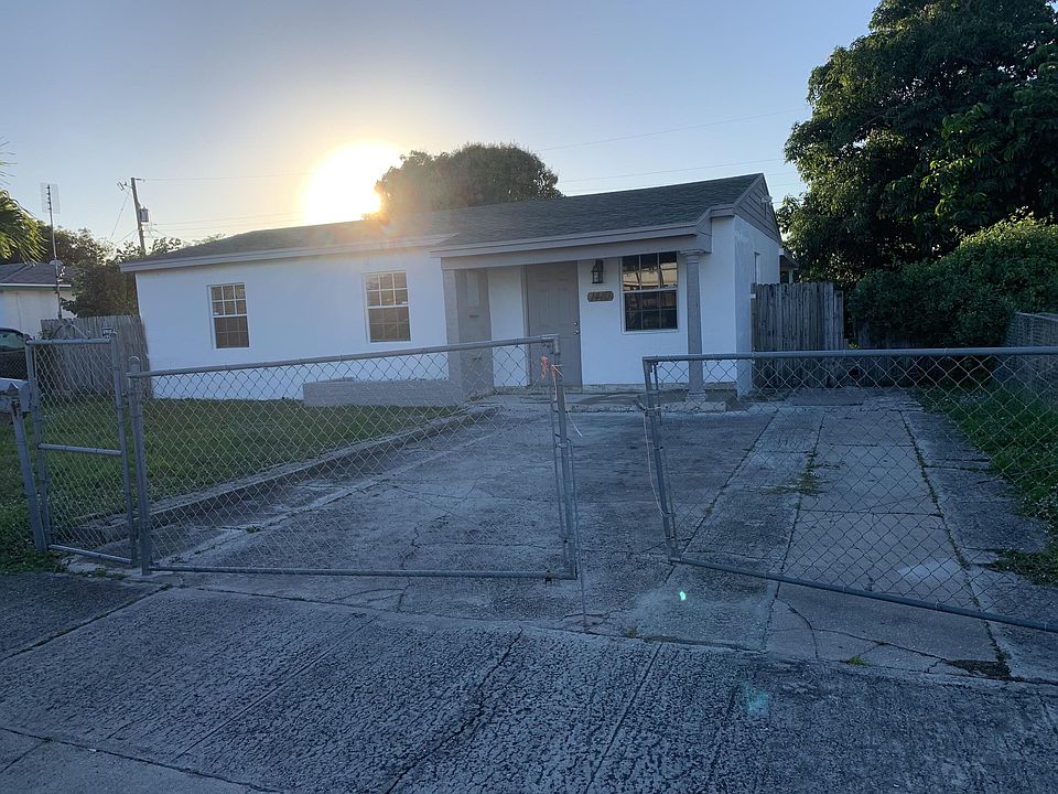 1st image of 1419 S D St