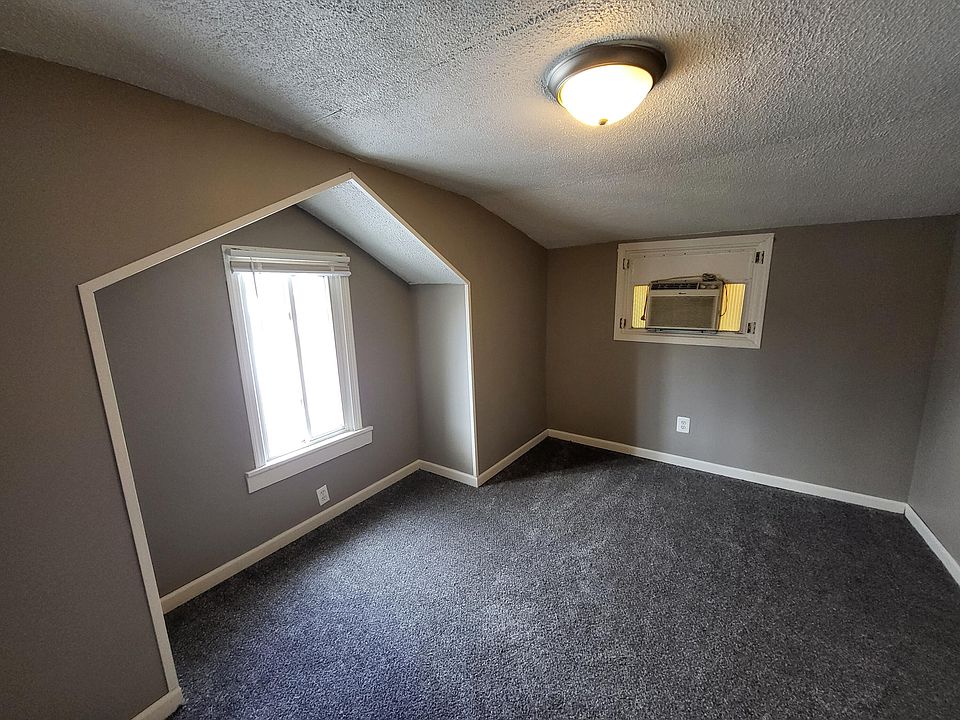 22032 Elizabeth St, photo 12