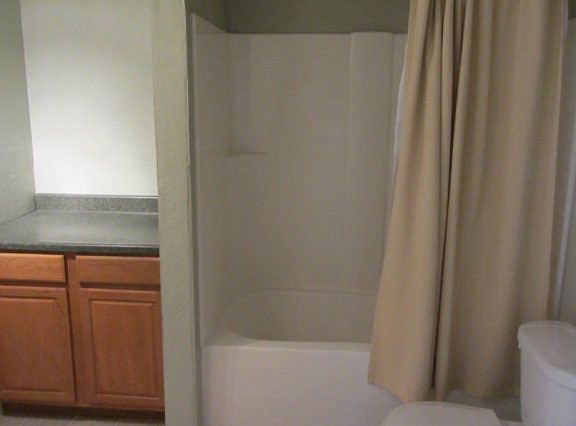 4th image of 414 W Arch St