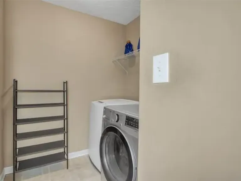 304 Clearsprings Dr — Photo 9