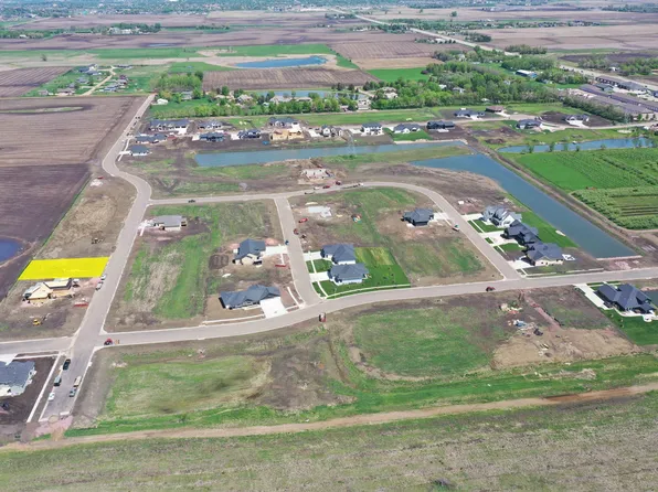 417 Andrew Ave, Harrisburg, SD 57032