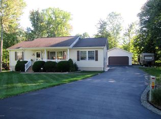 7 Brookside Rd, Waymart, PA 18472