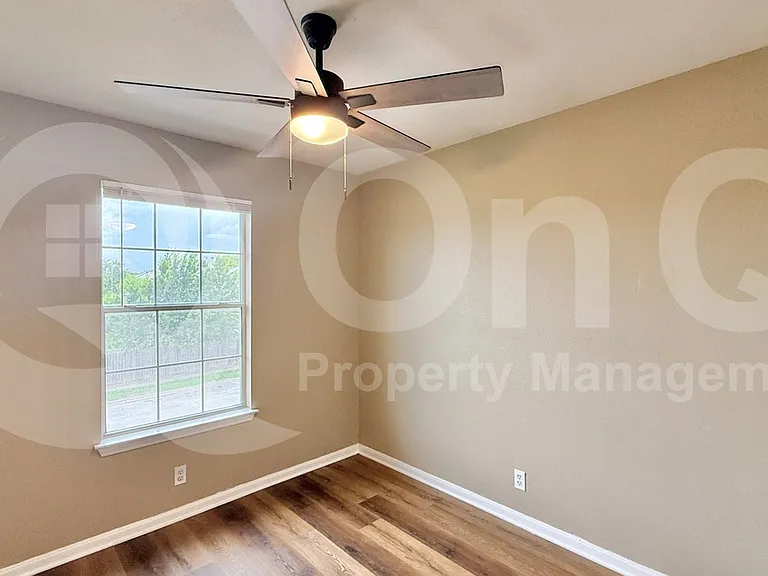 1512 Saint Leger St — Photo 13