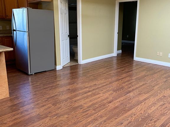2nd image of 939 University Ave #201