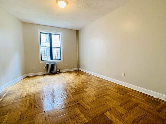 5th image of 470 Ocean Ave