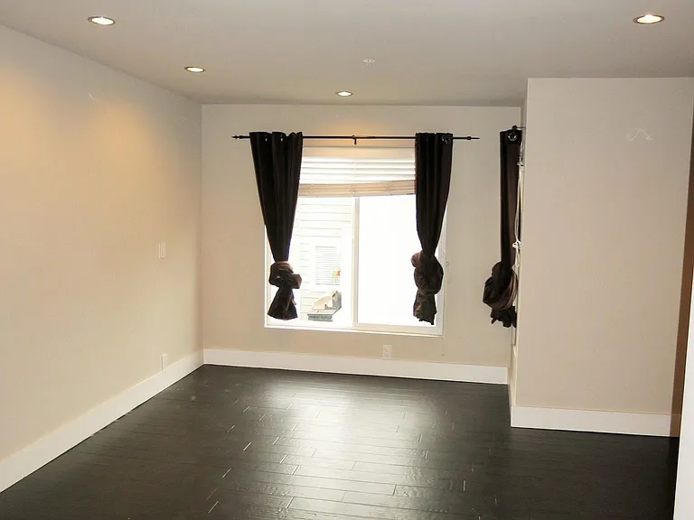 18 Scott Aly — Photo 3