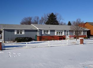 1216 E Beechnut St, Brandon, SD 57005