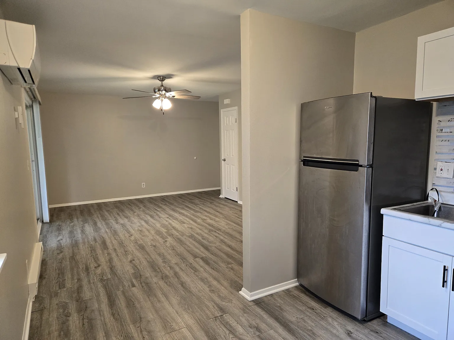 2 bed, 876 sqft, $1,700 — Photo 4