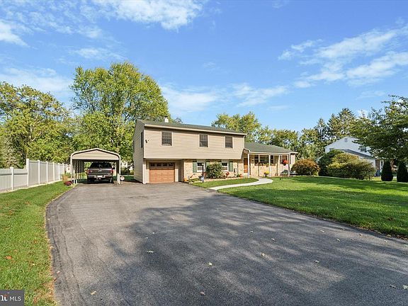 2nd image of 1131 Nottingham Dr