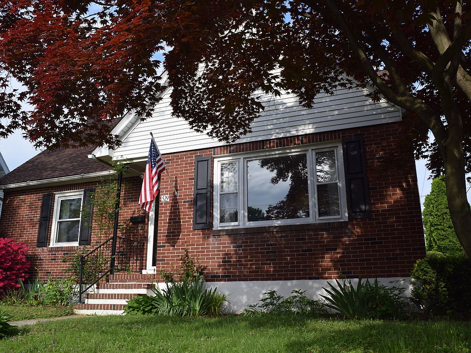 2nd image of 529 15th Ave