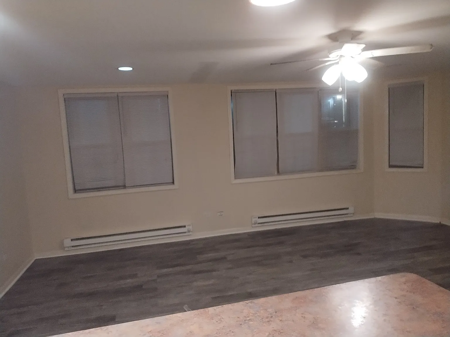 Studio, 650 sqft, $895 — Photo 2