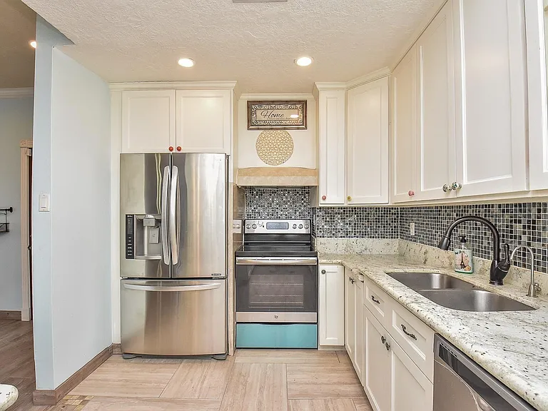 800 Country Place Dr #101 — Photo 11
