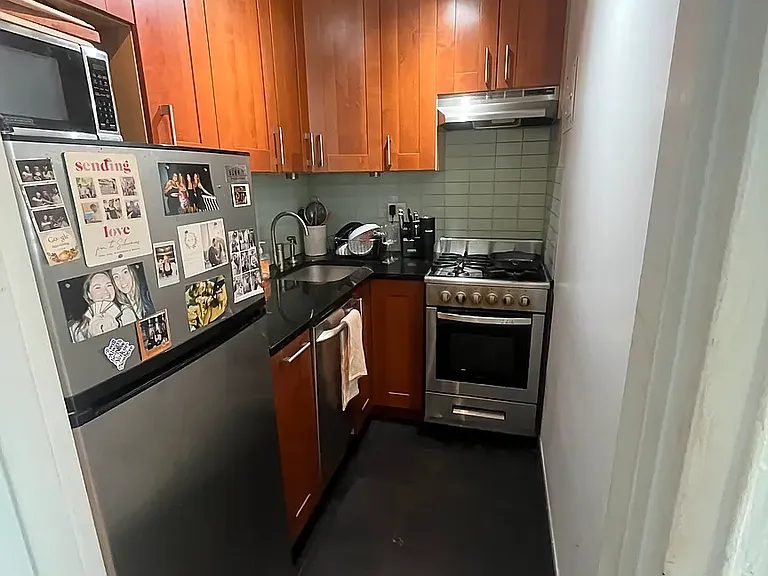 201 W 21st St #6H — Photo 7