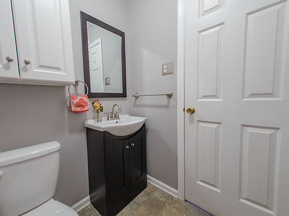 3rd image of 200 Creekwood Dr